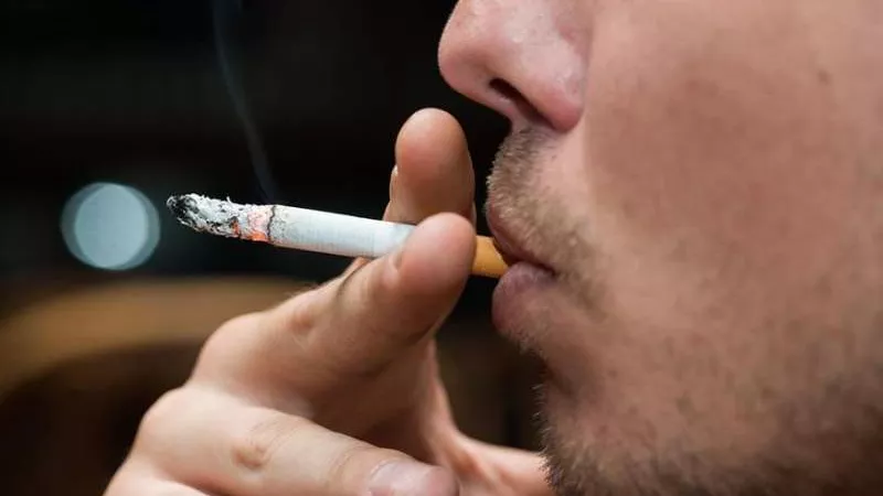 ما هو حكم إفطار الصائم على السجائر؟ .. وهل التدخين حرام؟| «المفتي» يجيب