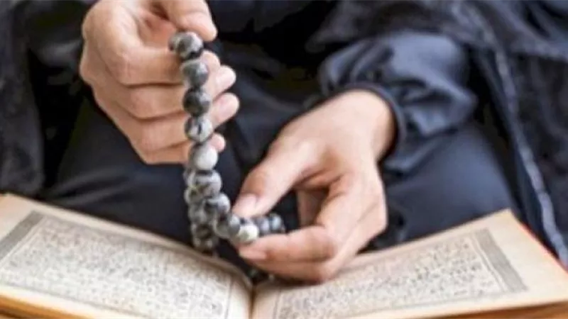 استخدام السبحة في الذكر بين الحلال والحرام| «الإفتاء» تحسم الجدل