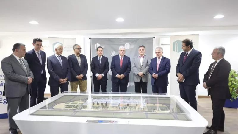 وزير التعليم العالي والسفير الفرنسي يتفقدون بدء أعمال إنشاء الحرم الجديد للجامعة الفرنسية (صور)