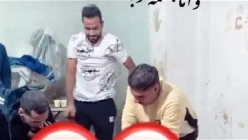 كهربا يذبح ”عجل” احتفالاً ببطولاته مع اﻷهلي