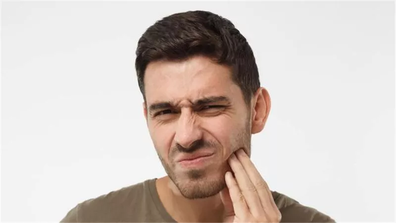 3 خطوات للتخلص من آلام الأسنان  قبل الذهاب للطبيب ...تعرف عليها