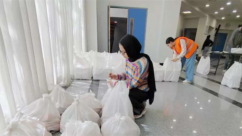 طلاب الجامعة الألمانية بالقاهرة ينظمون حملة تطوعية للأنشطة الخيرية في رمضان (صور)