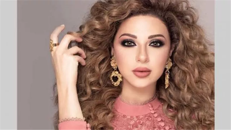 بالصورة.. ميريام فارس تكشف غن وجه طفلها