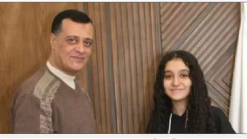 مدير تعليم قنا  يكرم الطالبة ”مارولا” بعد نجاحها فى تصميم موقع ويب يروج للسياحة بمصر
