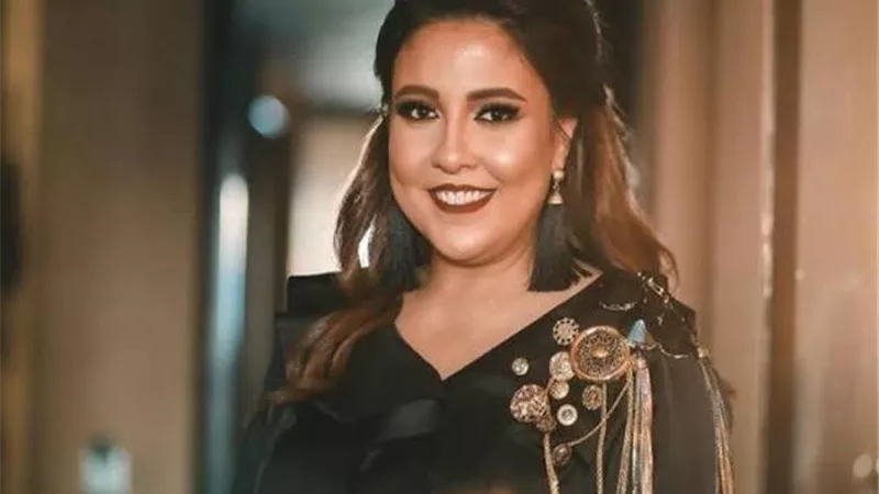 في عيد ميلادها.. هاجمت ثوار يناير و انفصلت عن طليق داليا البحيري بسبب الغيرة.. زوجها مطرب معروف.. حكايات مي كساب
