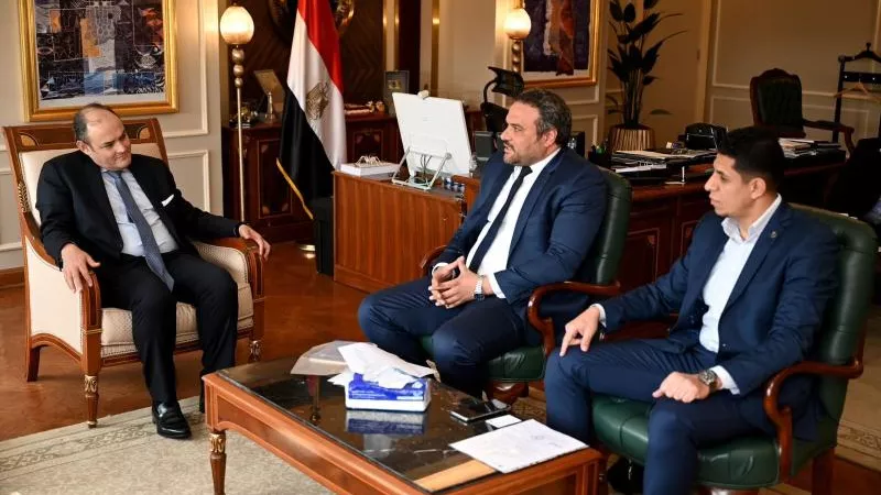 تصدر منتجات بـ 150 مليون دولار.. وزير الصناعة يبحث استثمارات جديدة مع «هيات ايجيبت»