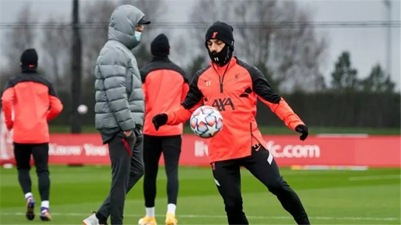 بالصور.. ”تويتر” يبرز أكثر 10 تغريدات إعجابا لـ”محمد صلاح”