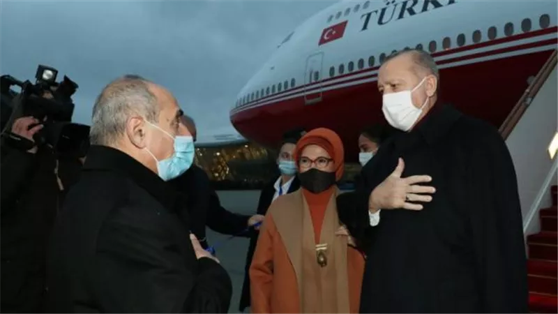 بالصور.. تفاصيل زيارة أردوغان وزوجته لـ أذربيجان