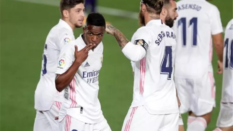 ”المخاطر تحيط الجميع”.. خطة ريال مدريد للهروب من جحيم ”اليورباليج”