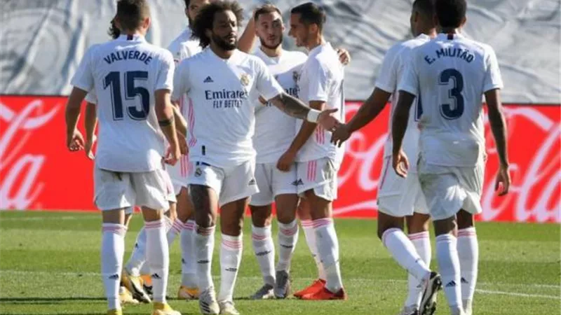 ”قمة النار”.. بنزيما يقود تشيكل ريال مدريد لمواجهة مونشنجلادباخ