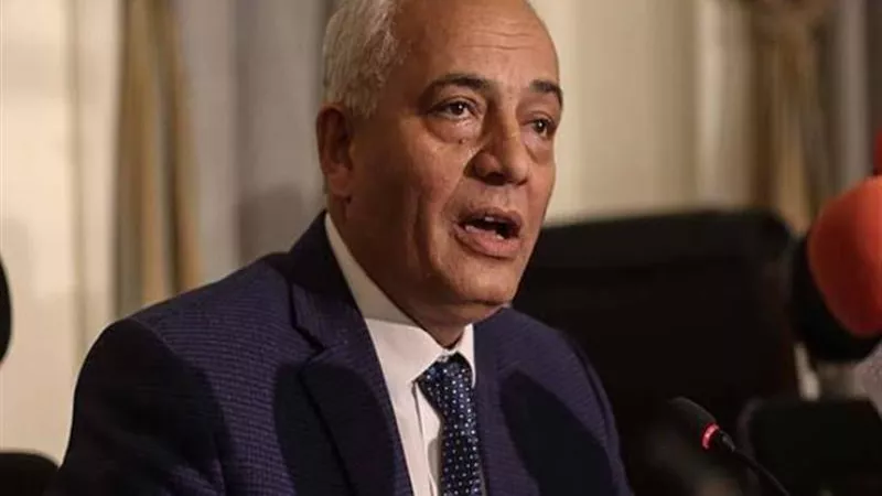 وزير التربية والتعليم يعتمد جداول امتحانات الدبلومات الفنية 2024.. تبدأ 25 مايو