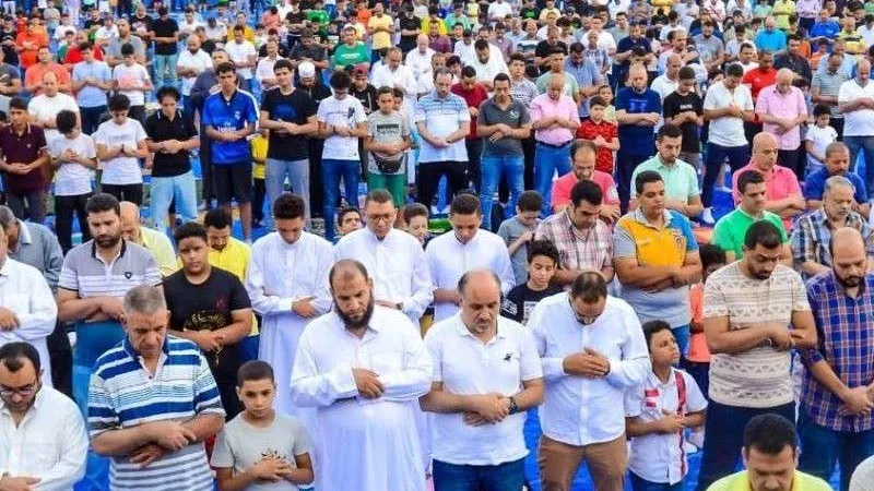 موعد عيد الفطر 2024 وعدد أيام الإجازة
