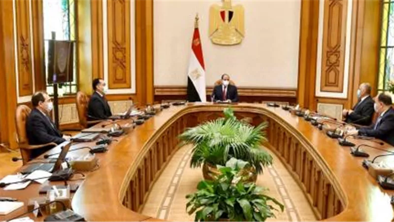 الحكومة تقدم مزايا مادية لتحويل 250 ألف سيارة ملاكي وميكروباص للعمل بالغاز الطبيعي