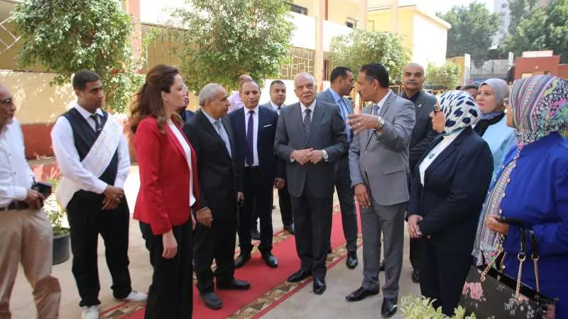 بالصور.. محافظ الجيزة يفتتح مدارس ومنشأت تعليمية جديدة