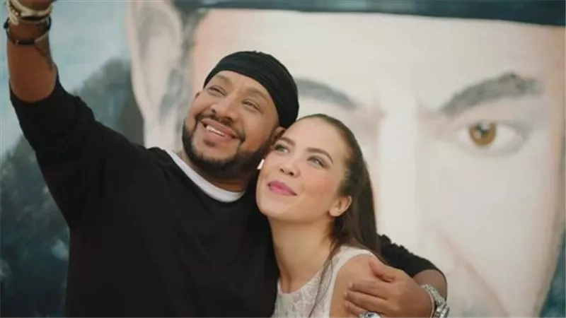 بالفيديو.. عصام كاريكا يعود للغناء بـ”حياتي ارتاحت”