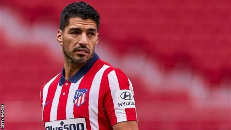 سواريز يقود هجوم أتلتكو مدريد ضد الريال في ديربي العاصمة