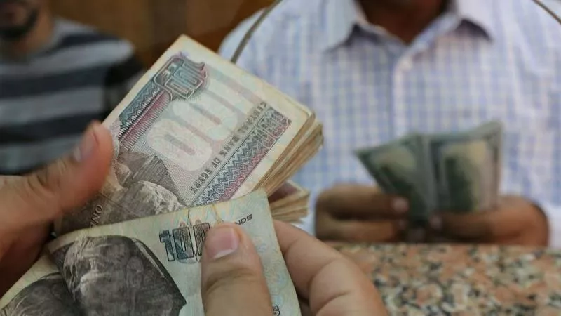 عاجل.. نبأ سار لموظفي القطاع الخاص بشأن الحد الأدنى للأجور