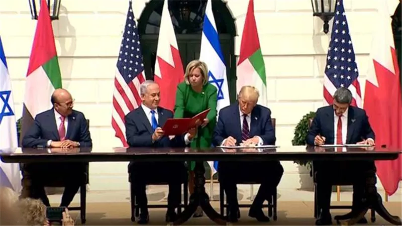 تعرف على الدولة العربية التي ستلحق بركب التطبيع مع إسرائيل