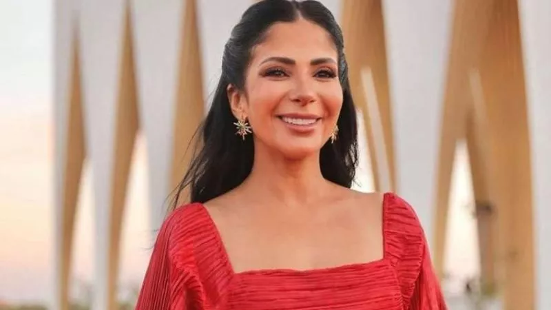 منى زكي: أحمد زكي ووحيد حامد أثروا كتير في حياتي