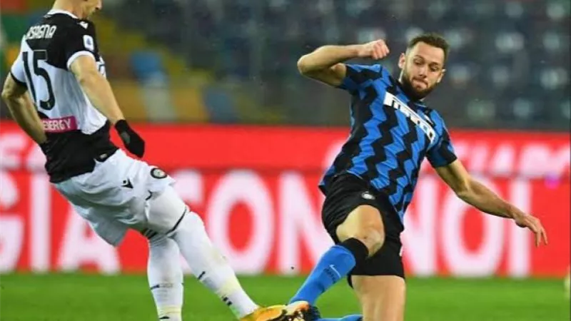 أودينيزي يتقدم على إنتر ميلان بهدف في الشوط الأول بالدوري الإيطالي