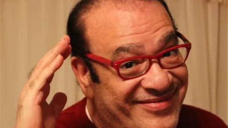 صلاح عبد الله يروج لأولى حلقات مسلسل ”جمال الحريم” على طريقته الخاصة