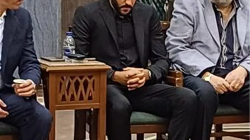 نجوم كرة القدم يقدمون واجب العزاء فى وفاة والد مروان محسن