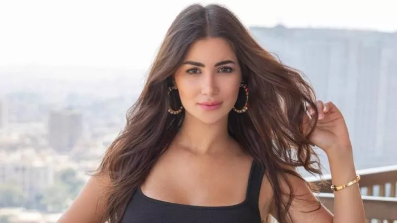 هدى الإتربي:”حبيت لقب قنبلة الجيل وهعمل أغنية قريب والكراش بتاعي عيسي الوزان”