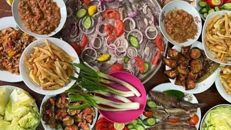 في عيد الفطر.. فئات ممنوعة من تناول الرنجة والفسيخ
