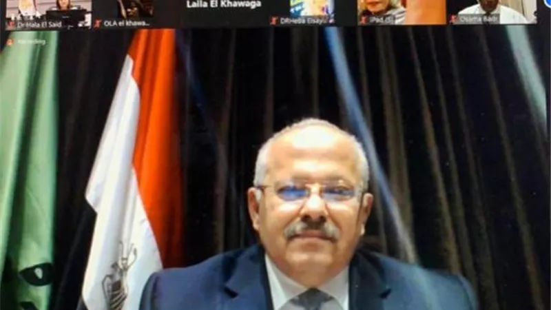 رئيس جامعة القاهرة: الاقتصاد العالمي يواجه عددًا من التحولات الكبرى التي أثرت على مؤشرات الأداء الرئيسة