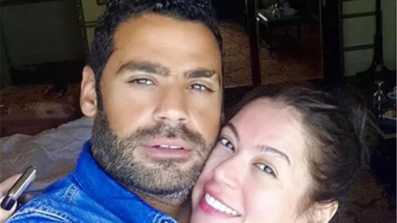 لقاء الخميسي تغازل زوجها بصورة رومانسية