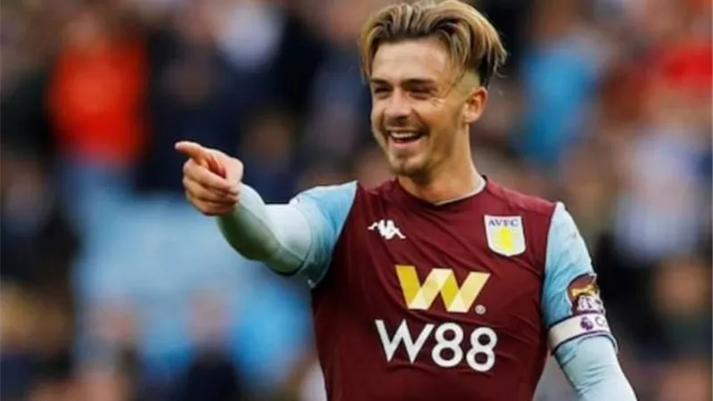 قائد أستون فيلا يحرم من القيادة لمدة تسعة أشهر إلى جانب غرامة مالية