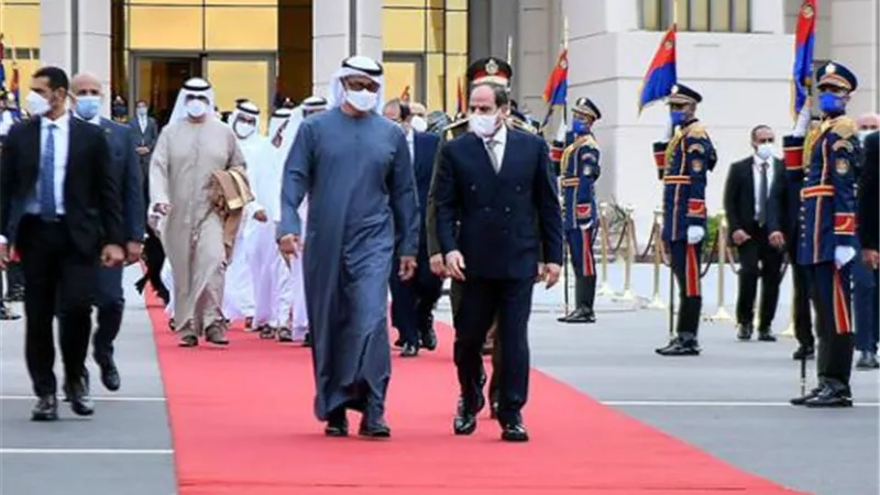 السيسى يودع الشيخ محمد بن زايد بعد مباحثاتها بالقاهرة