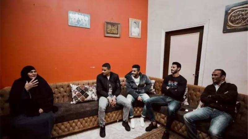 والدة عبد الوهاب تتحدث عن دعم الخطيب.. وزيارة عبد الحفيظ ولاعبي الفريق