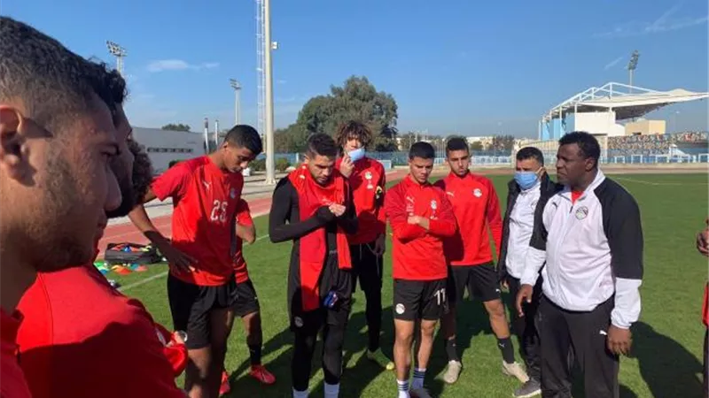 ثنائيء سيراميكا والجونة يصلان تونس للانضمام لمنتخب الشباب