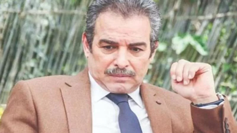 حديث السوشيال ميديا.. أحمد عبد العزيز ينفعل على أحد الأشخاص في عزاء شيرين سيف النصر