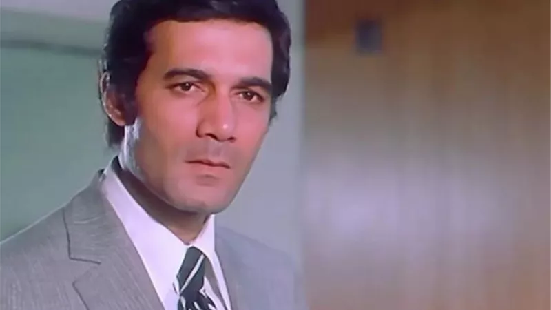 محافظ بورسعيد يكرم ”محمود ياسين” ويطلق اسمه على أحد أهم شوارع المحافظة