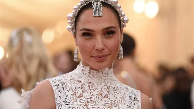 جندية بالجيش وتجسد شخصية كليوباترا .. من هي الممثلة الإسرائيلية التي احتفل العرب بأحدث أفلامها