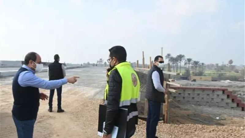 فيديو .. الرئيس يتفقد الطريق الدائري الاوسطي.. اعرض محور مروري في الشرق الاوسط