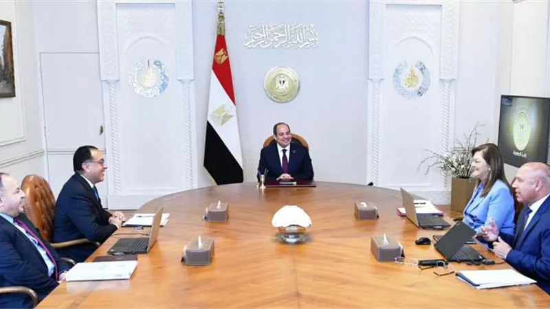 الرئيس السيسي يوجه بضرورة توطين صناعة النقل وسرعة تطوير الموانىء البحرية