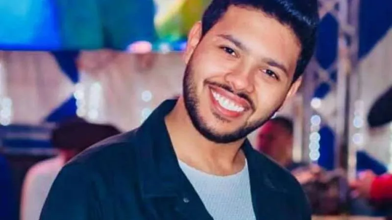 محمد شاهين يطلب الدعاء لوالدته ويكشف تفاصيل حالتها الصحية