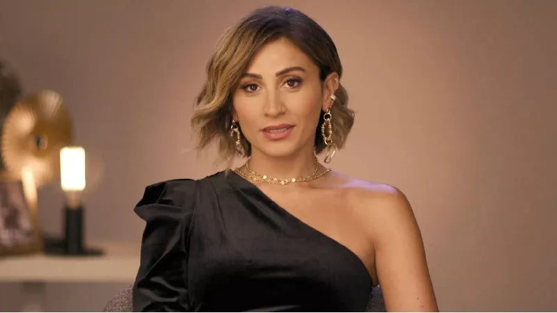 مفاجأة.. دينا الشربيني تكشف عن موعد ارتدائها فستان أبيض وتعلق: مفيش حاجة متأخرة
