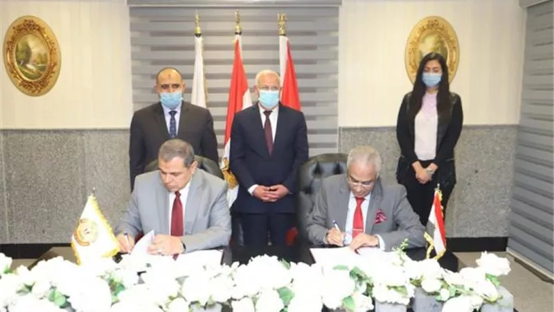 لهذا السبب.. وزير القوى العاملة ورئيس جامعة بورسعيد يوقعان بروتوكولي تعاون