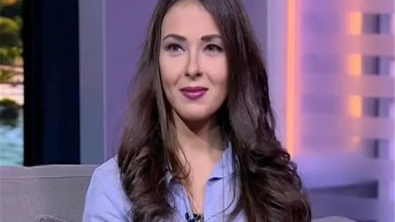 سمر مرسي تعلن عن وفاة والدها بفيروس كورونا