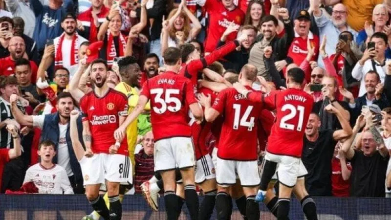 مانشستر يونايتد يقهر شيفيلد 4-2 في الدوري الإنجليزي