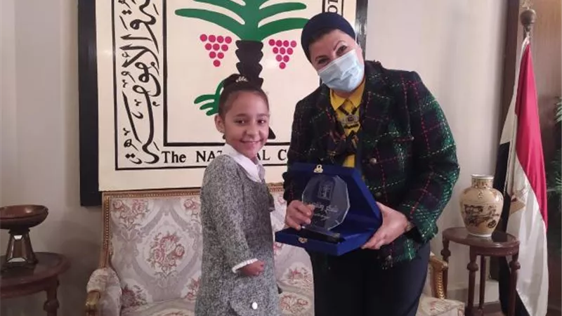 رحمة البدراوي..  سفيرة للإصرار.. قصة نجاح ملهمة للكبار والأطفال.. ميداليتان في السباحة وتكريمات عديدة