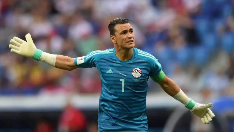 الحضري يشن هجومًا حادًا على مدرب منتخب مصر السابق