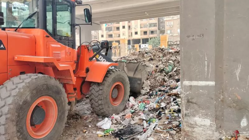بالصور.. رفع 7 آلاف طن مخالفات من حي الهرم بالجيزة
