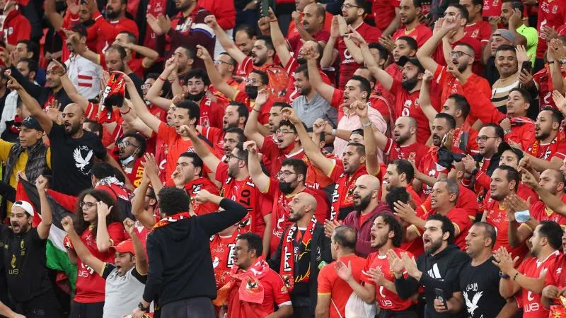 الأهلي ومازيمبي.. هتافات الجماهير المطالبة باللقب الإفريقي تشعل استاد القاهرة