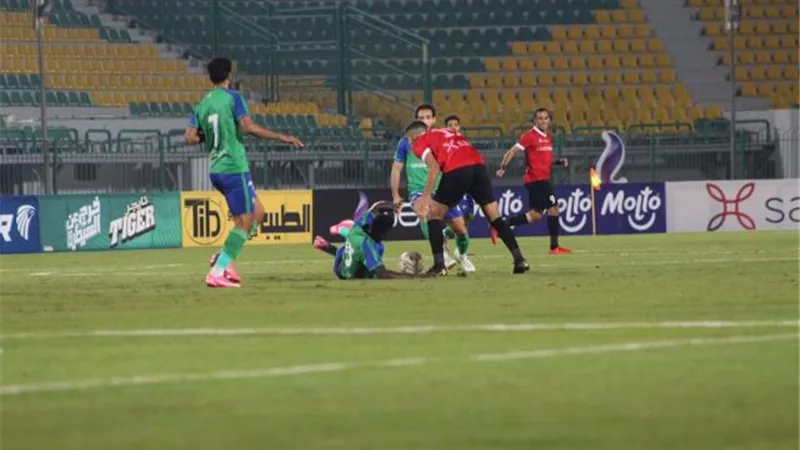 المقاصة يتعادل أمام الجيش في الشوط الأول 1-1