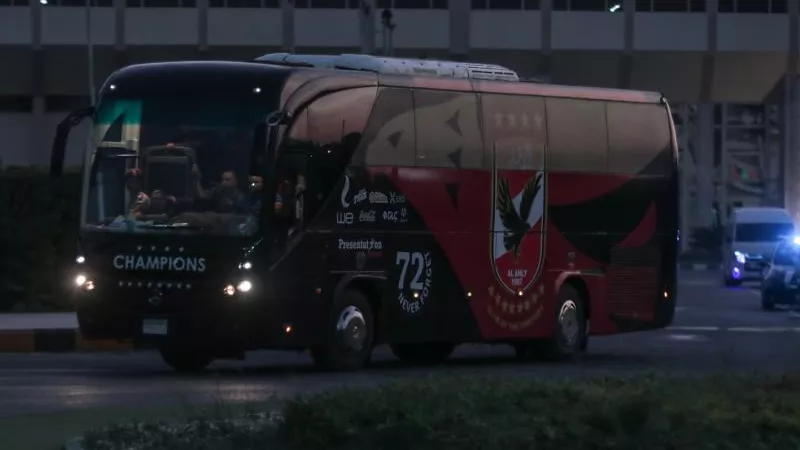 الأهلي ومازيمبي.. وصول حافلة الأهلي إلي استاد القاهرة لخوض نصف نهائي دوري الأبطال
